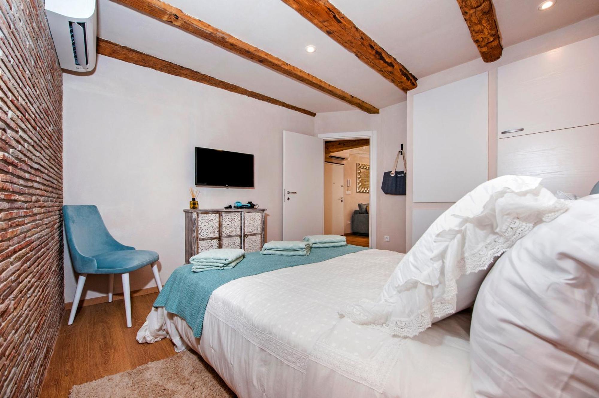 Apartments Casa De Amicis Rovinj Quarto foto